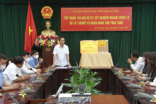 Tổng Thư ký Quốc hội dự Lễ trao thiết bị y tế phòng, chống Covid-19 - Anh 3