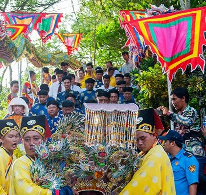 Xây dựng hồ sơ Lễ hội Vía Bà Chúa Xứ núi Sam trình UNESCO: Cần nhận diện cho được “đại diện chủ thể văn hóa” - Anh 2
