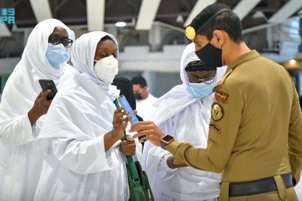 Thánh địa Mecca xóa bỏ giãn cách xã hội - Anh 2