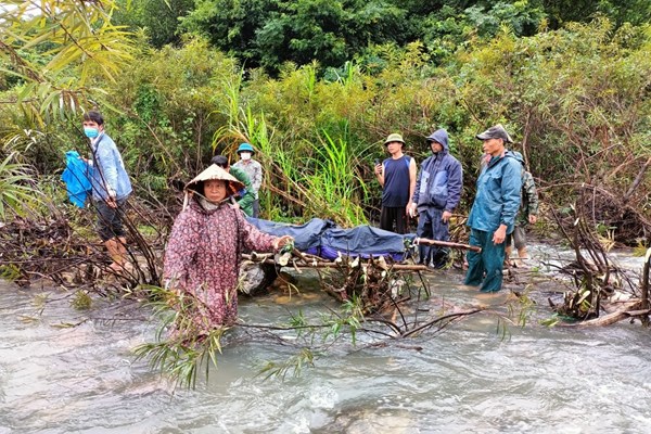 Hai người tử vong do lũ cuốn ở Quảng Bình - Anh 2