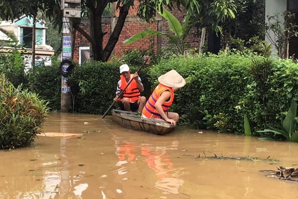Quảng Nam: Mưa gió dần ngớt, lũ trên các sông xuống chậm - Anh 4