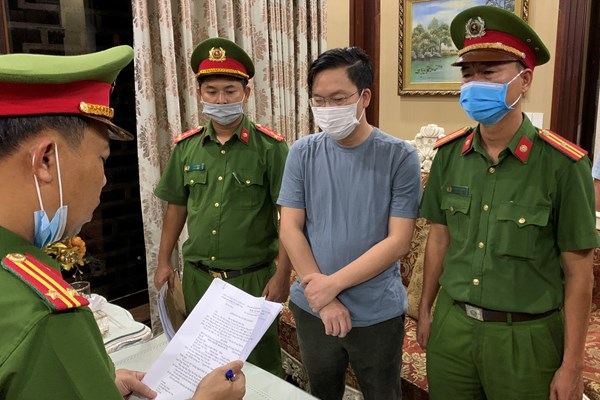 Sau nhiều lần bị xử phạt vì quảng cáo sai sự thật, lãnh đạo Công ty Khải Tín bị bắt để điều tra - Anh 1