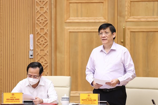 Thủ tướng yêu cầu lãnh đạo Bộ Y tế trực tiếp thông tin cập nhật về phòng, chống Covid-19 trên phương tiện truyền thông - Anh 1