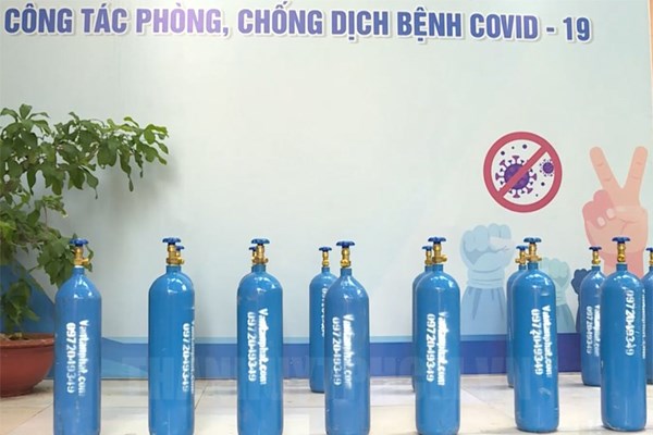 Điều chỉnh kinh phí 48,4 tỷ đồng mua xe xét nghiệm lưu động chuyển sang vỏ đựng oxy y tế - Anh 1