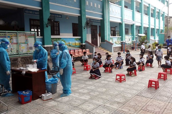 Nhiều địa phương cho học sinh trở lại trường từ đầu tháng 11 - Anh 1
