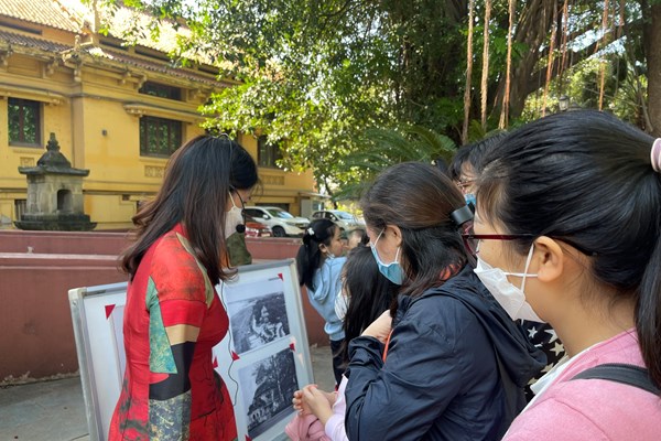 Tour bộ hành khám phá Kiến trúc Pháp trong lòng Hà Nội - Anh 7