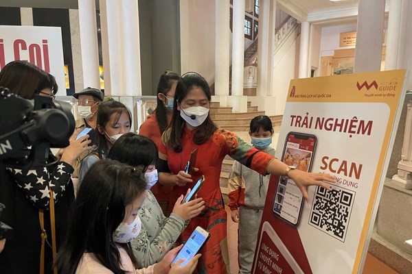 Tour bộ hành khám phá Kiến trúc Pháp trong lòng Hà Nội - Anh 6