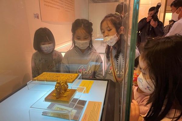 Tour bộ hành khám phá Kiến trúc Pháp trong lòng Hà Nội - Anh 5
