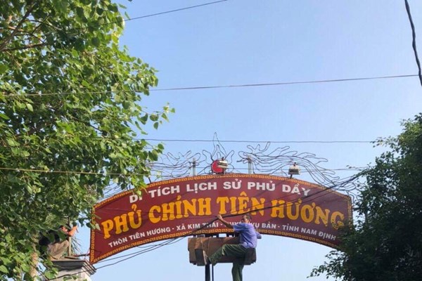 Lại chuyện biển tên di tích ở Phủ Dầy - Anh 1