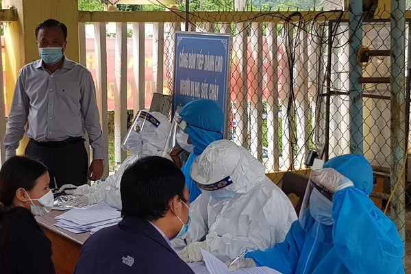 Quảng Nam: 61/92 ca mắc mới Covid-19 trong ngày 27.10 là học sinh ở huyện miền núi Nam Trà My - Anh 2
