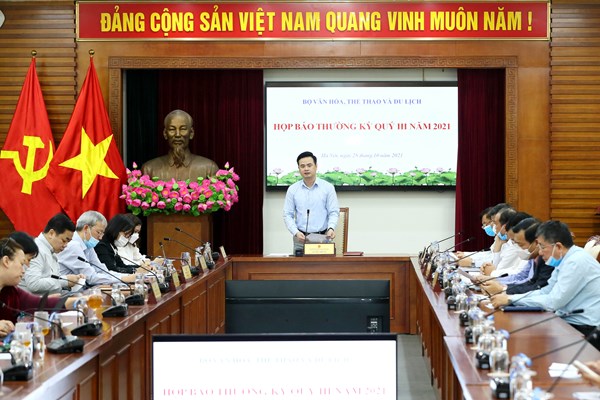 Bo VHTTDL hop bao thuong ky Quy III nam 2021: Tich cuc chuyen huong, phuc hoi - Anh 1