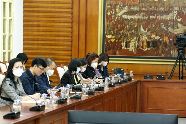 Bo VHTTDL hop bao thuong ky Quy III nam 2021: Tich cuc chuyen huong, phuc hoi - Anh 2