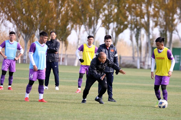 Tuyển U23 Việt Nam chuẩn bị cho trận đấu quyết định với U23 Myanmar - Anh 1