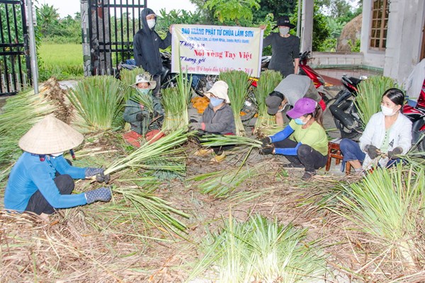 Chín mươi ngày đêm hỗ trợ người dân Sài Gòn: Chuyện giờ mới kể... - Anh 3