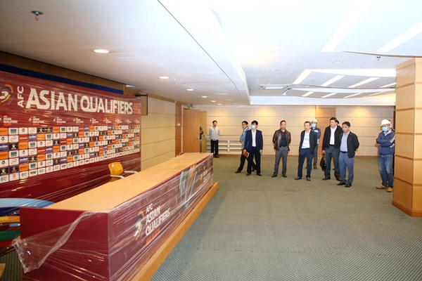 Kiểm tra sân Mỹ Đình chuẩn bị cho 2 trận đấu của đội tuyển Việt Nam - Anh 5