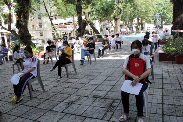 UBND các tỉnh, thành phố cần tạo điều kiện tối đa cho học sinh, sinh viên đến trường đảm bảo an toàn - Anh 2