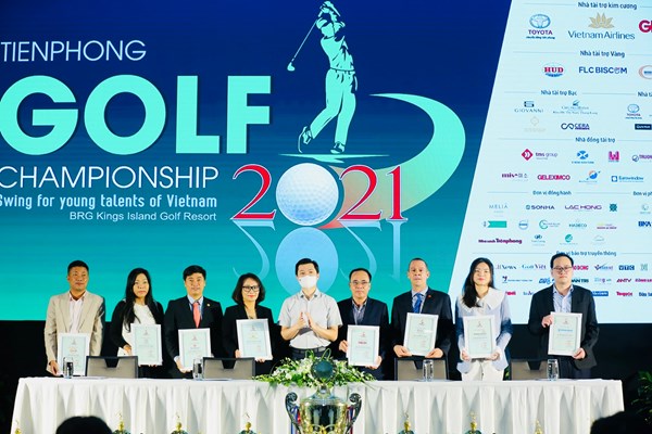 Nhiều hoa hậu tham gia Giải Tiền Phong Golf Championship - Anh 1