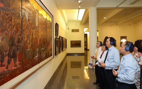 Phát triển văn hóa nghệ thuật trong thời đại số - Anh 3