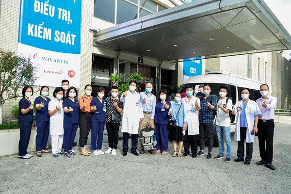Bệnh viện Bạch Mai cử y, bác sĩ chi viện chống dịch tại Tây Nguyên - Anh 2