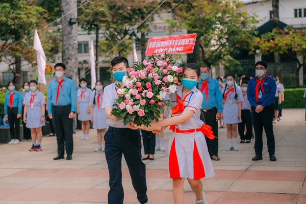Tuyên dương 350 đại biểu cháu ngoan Bác Hồ năm 2021 - Anh 1