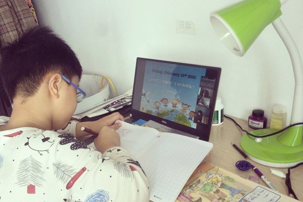 Kiểm tra giữa kỳ bằng hình thức trực tuyến: Đặt niềm tin vào sự tự giác, trung thực của học sinh - Anh 1
