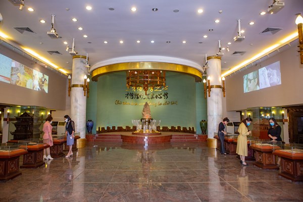 Bảo tàng Văn học Việt Nam: Lưu giữ quá khứ, phát triển tương lai - Anh 1