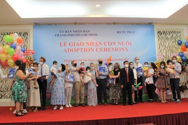 Nên giảm thủ tục nhận nuôi con nuôi - Anh 1