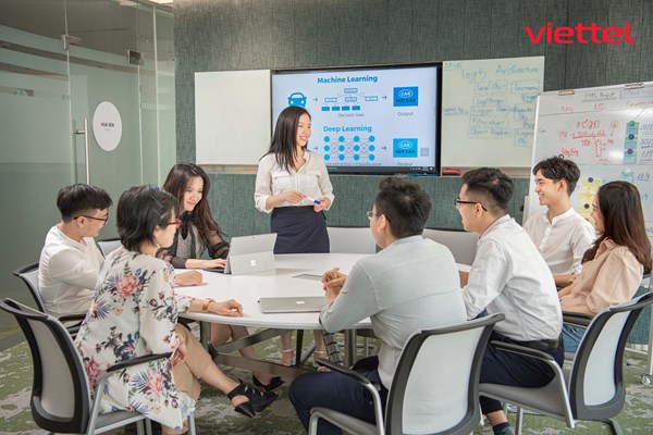 Mỗi năm gần 1000 nhân sự trẻ chọn Viettel để khởi nghiệp - Anh 2