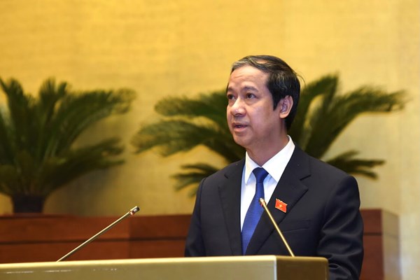 Chất vấn và trả lời chất vấn tại Quốc hội: Đã có kế hoạch đưa học sinh trở lại trường học an toàn - Anh 1