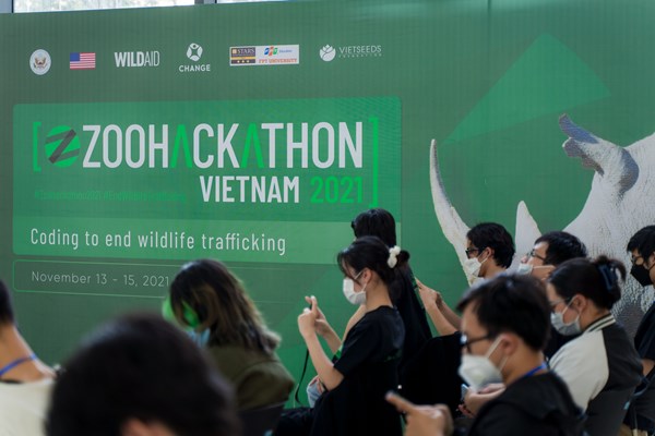 Trao giải 3 sản phẩm công nghệ bảo vệ động vật hoang dã - Anh 1