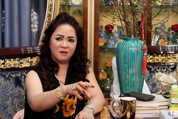 Buổi livestream của bà Phương Hằng có dấu hiệu vi phạm pháp luật - Anh 1