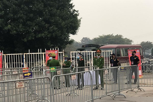 “Chảo lửa” Mỹ Đình rực sắc đỏ trước trận gặp Ả Rập Xê Út - Anh 12
