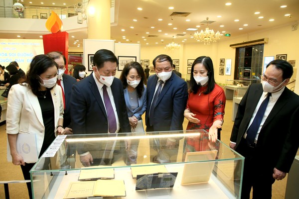 Triển lãm “Văn hóa soi đường cho quốc dân đi”: Những hình ảnh, hiện vật truyền cảm hứng và sức mạnh - Anh 4