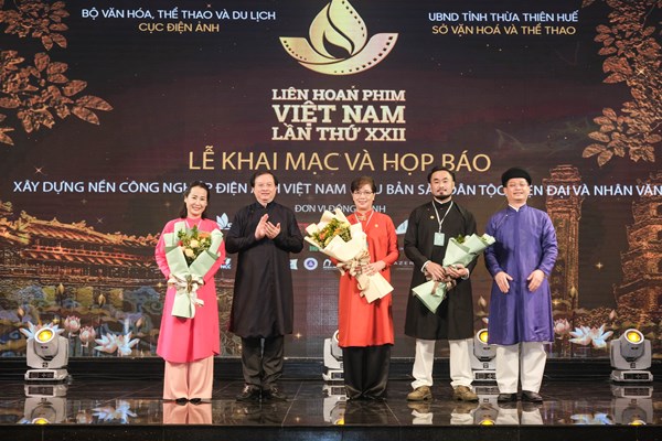 Khai mạc Liên hoan phim Việt Nam lần thứ XXII: Tinh gọn, đặc sắc - Anh 11