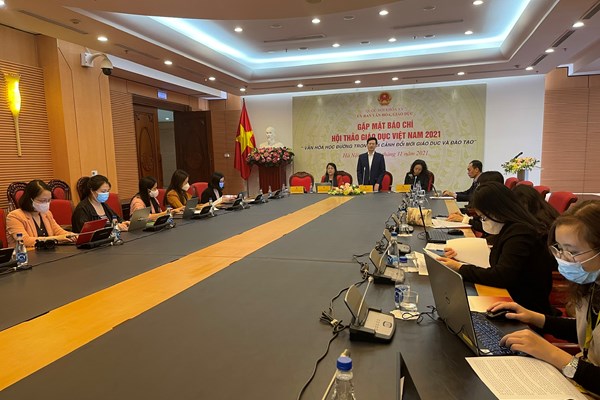 Tìm giải pháp đẩy lùi những tác động tiêu cực đến văn hóa học đường - Anh 2