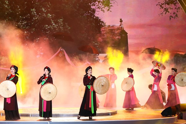 Tuần “Đại đoàn kết các dân tộc – Di sản văn hóa Việt Nam” năm 2021: Âm vang “Bình minh đất Việt” - Anh 8