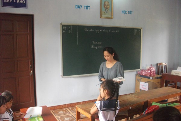 Sự nghiệp “trồng người” nơi tiền tiêu Tổ quốc - Anh 1