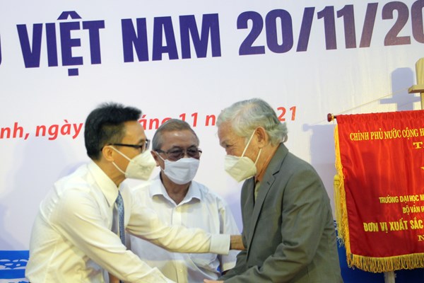 Phó Thủ tướng Vũ Đức Đam: “Các trường nghệ thuật là những sắc màu làm nhiều người dễ nhớ, lay động và đọng lại!” - Anh 3