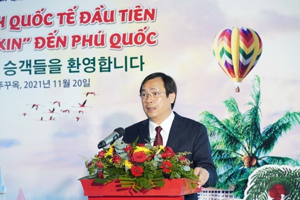 Đoàn du khách quốc tế hộ chiếu vắc xin đầu tiên đến Phú Quốc - Anh 10