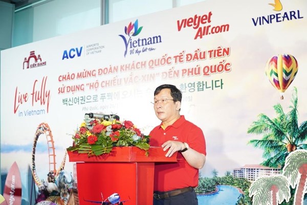 Đoàn du khách quốc tế hộ chiếu vắc xin đầu tiên đến Phú Quốc - Anh 14