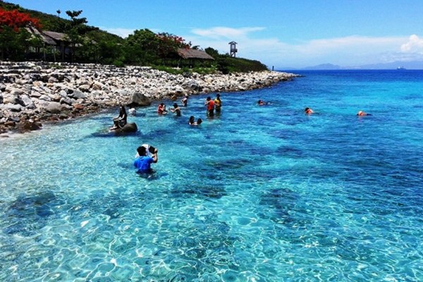 Khánh Hòa cải tạo bãi tắm trong vịnh Nha Trang - Anh 1