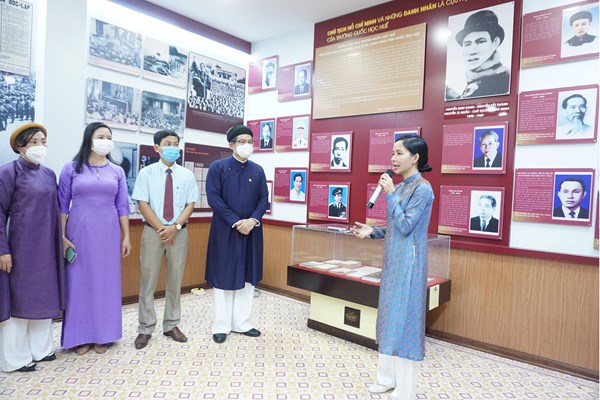 Khánh thành công trình chỉnh lý trưng bày Nhà lưu niệm Bác Hồ và truyền thống Trường Quốc Học Huế - Anh 2