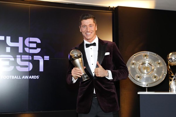 FIFA công bố các đề cử của giải thưởng The Best 2021 - Anh 1