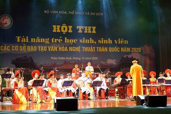 Đội ngũ văn nghệ sĩ cả nước luôn đồng hành cùng dân tộc - Anh 1