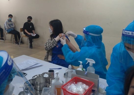 Nguyên nhân 2 trẻ tử vong sau tiêm vắc xin Covid-19 là do sốc phản vệ độ IV - Anh 1