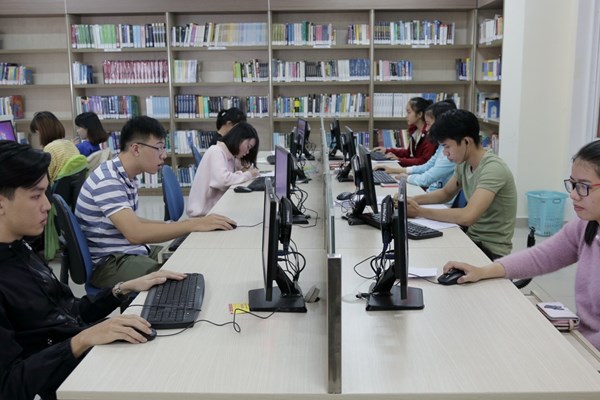 Số hóa thư viện trường học: Xu hướng đọc sách của “công dân @” - Anh 1