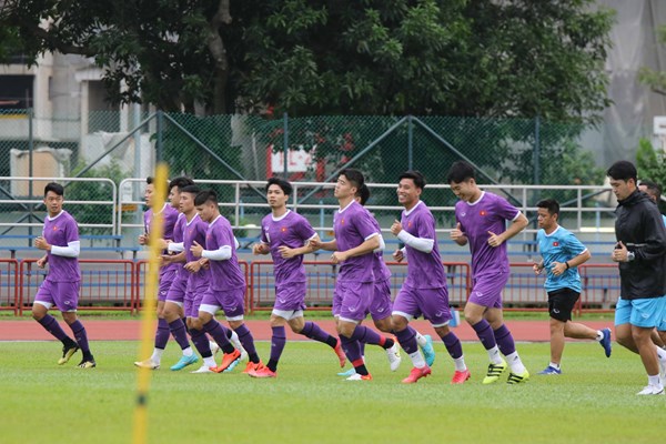 Tuyển Việt Nam đã có 2 buổi tập tại Singapore - Anh 1