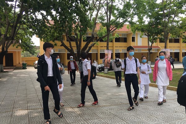 Quảng Nam phấn đấu  hơn 90% trẻ từ 12 đến dưới 18 tuổi được tiêm phòng Covid-19 - Anh 1