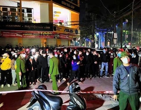 Thanh Hóa: Nữ sinh lấy trộm váy bị chủ shop bắt quỳ gối, cắt tóc, đánh đập - Anh 3