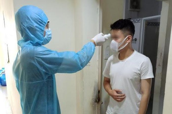 Hà Nội: Điều trị F0 tại nhà với trẻ em trên 3 tháng tuổi và người lớn dưới 49 tuổi - Anh 1